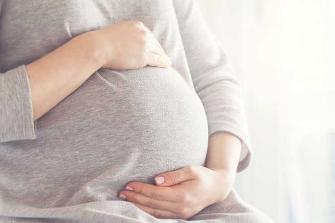 Podwyżka w trakcie ciąży a kontrola ZUS
