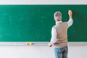 Ochrona przed zwolnieniem nauczyciela na 4 lata przed emeryturą