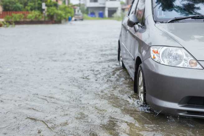 Powódź 2010 – zalany samochód – ubezpieczenie autocasco