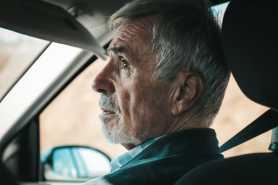 Bezpieczeństwo za kierownicą - porady dla seniorów