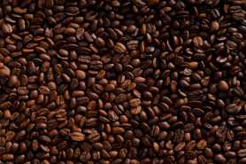 Kawa ziarnista vs. kawa rozpuszczalna: porównanie, zalety i wady