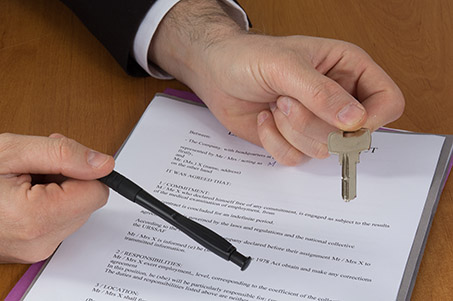 Czy konieczne jest spisywanie umowy przedwstępnej przy zakupie mieszkania?