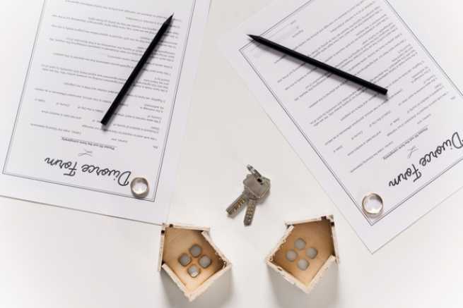 Kredyt hipoteczny zaciągnięty przed ślubem a prawo do mieszkania po rozwodzie