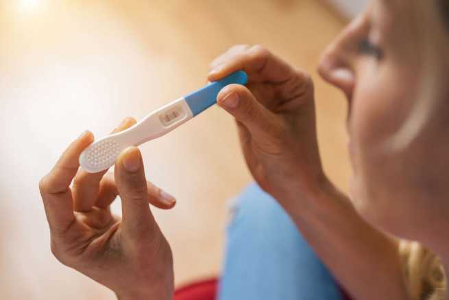 Pozytywny test ciążowy a ochrona przed zwolnieniem