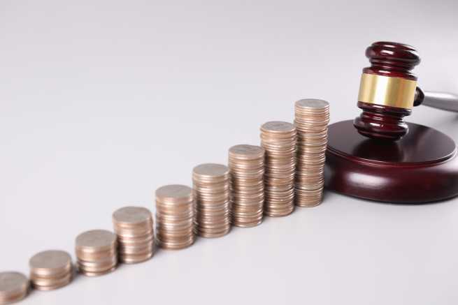 Kto płaci za opinię biegłego i koszty sądowe w sprawie o podział nieruchomości