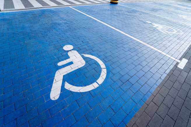 Wezwanie straży miejskiej w sprawie parkowania w miejscu dla osób niepełnosprawnych