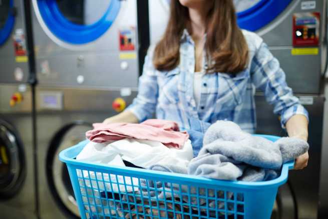 Jak długo pralnia ma obowiązek przechowywać nieodebrane przez klientów rzeczy?