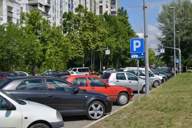 Zakup miejsca parkingowego na osiedlu bez księgi wieczystej, kwestie prawne i podatkowe