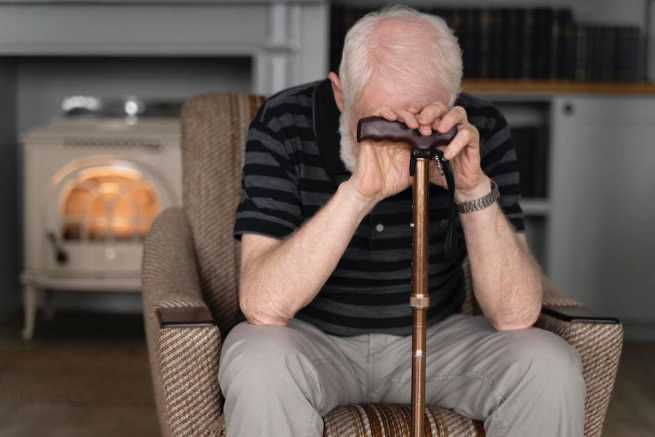 Dom opieki z własnej woli, jak zabezpieczyć swoją przyszłość na wypadek choroby Alzheimera?