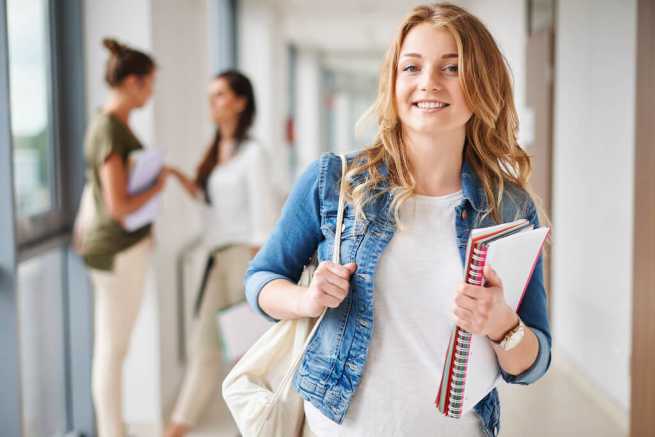 Stypendium socjalne a alimenty i zameldowanie u rodzica, co decyduje o samodzielności studenta?