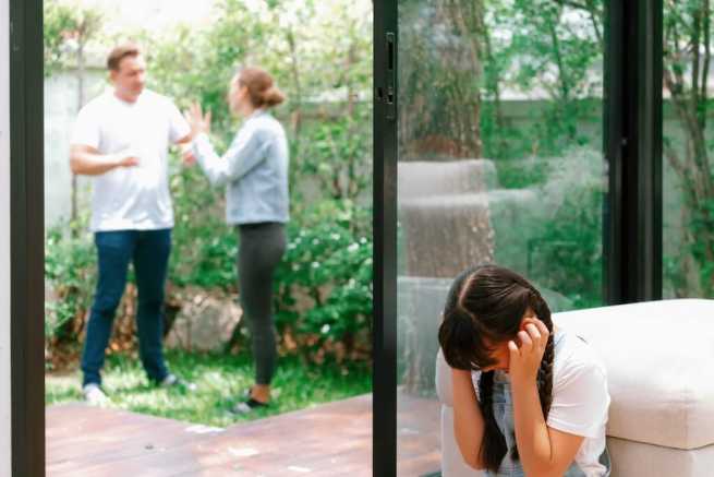 Zakaz zbliżania się, eksmisja i obrona w sprawie o znęcanie