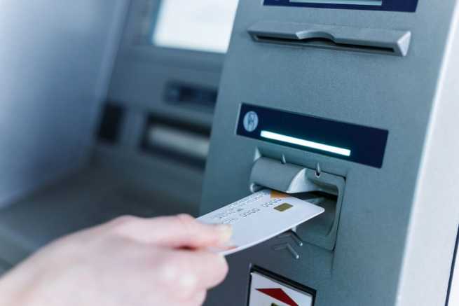 Wypłata środków z rachunku zmarłego a odpowiedzialność karna, czy działanie w dobrej wierze wyłącza winę?