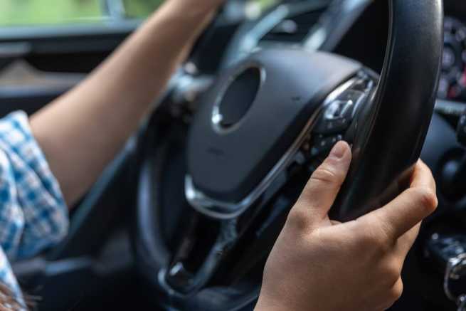 Rejestracja samochodu z kierownicą po prawej stronie po brexicie