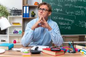 Czy organ prowadzący musi mieć zgodę nauczyciela na pełnienie obowiązków dyrektora? 