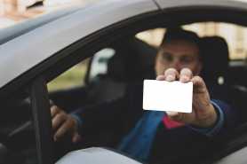 Zatrzymanie prawa jazdy do wyjaśnienia a ponowne badania i egzamin