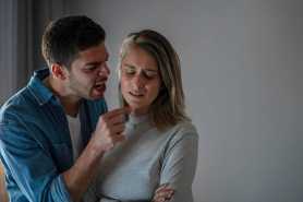Czy można nagrywać agresywnego męża?